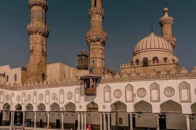 private-walking-tour-in-elmoez-street-khan-elkhalili-market