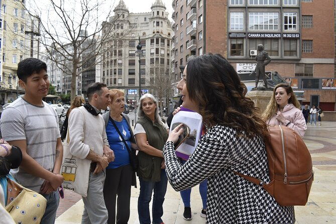 private-walking-tour-of-games-and-history-in-the-center-of-valencia-2