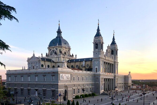 private-walking-tour-to-royal-palace-and-old-town-of-madrid