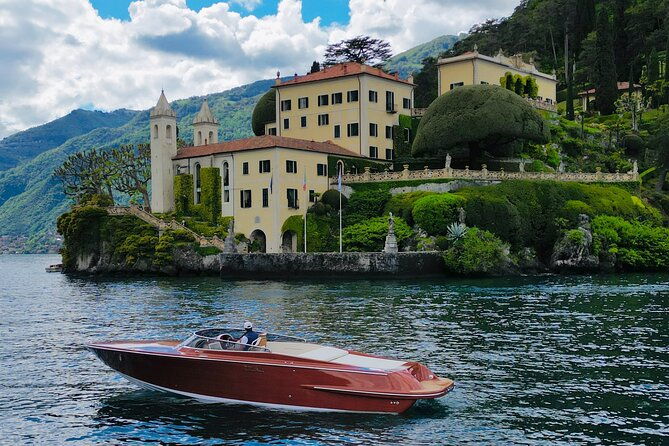 private-wooden-boat-tour-on-lake-como