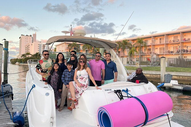 private-yacht-rental-miami-customizable-tours-dolphin-watching
