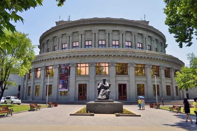 private-yerevan-observing-city-tour
