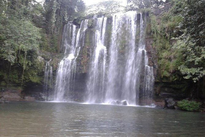 pumas-rescue-center-llanos-del-cortes-waterfall-swimming