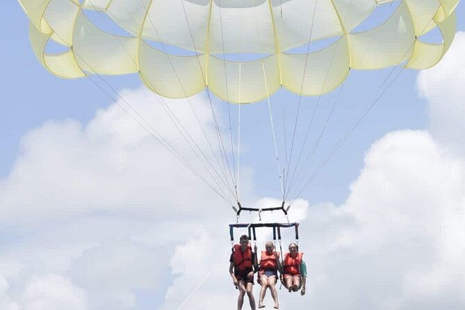 punta-cana-parasailing-adventure