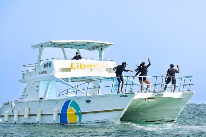 punta-cana-party-boat-and-open-bar-adults-only