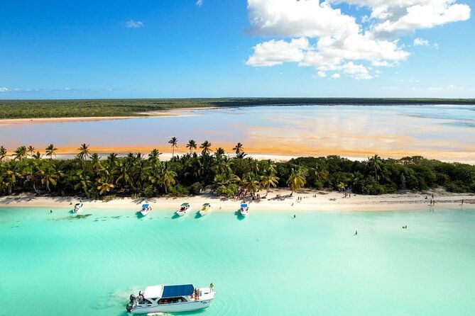 punta-cana-saona-island-catamaran-open-bar-food-hotel-pickup