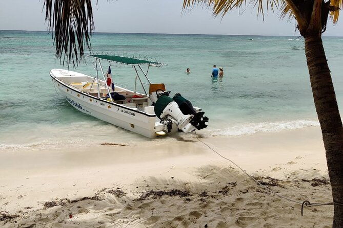 punta-cana-saona-island-food-and-drink-catamaran-hotel-pickup
