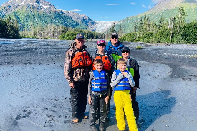 rafting-adventure-on-resurrection-river-from-seward-alaska-2