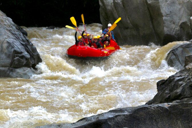 rafting-with-exciting-rapids-from-medellin