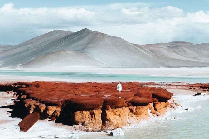 red-stones-altiplanic-lagoons-and-the-atacama-salt-flat
