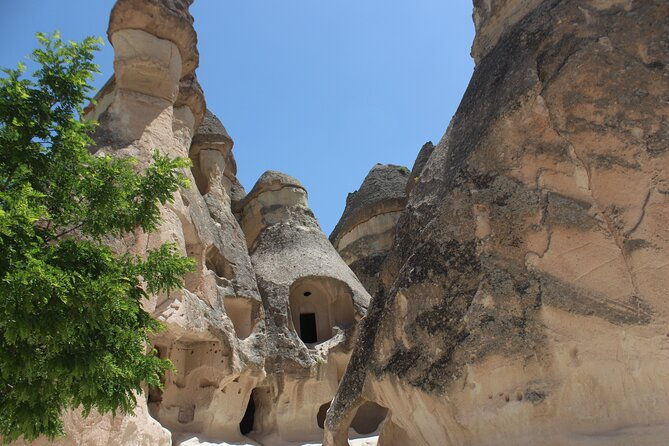 red-tour-in-cappadocia-with-open-air-museum-monks-valley