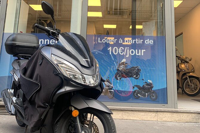 rental-scooter-pcx-honda-125cc-b-a1-permit-paris-2