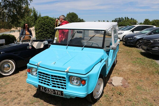 retro-road-trip-mehari-2cv-burton-in-rochefort-la-rochelle