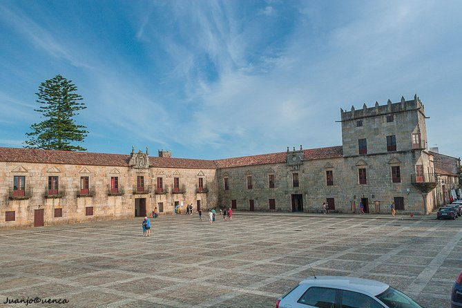 rias-baixas-private-tour-with-wine-tasing-food-mussels-boat-and-pickup