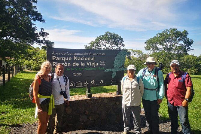 rincon-de-la-vieja-volcano-hike-mud-bath-and-hot-springs