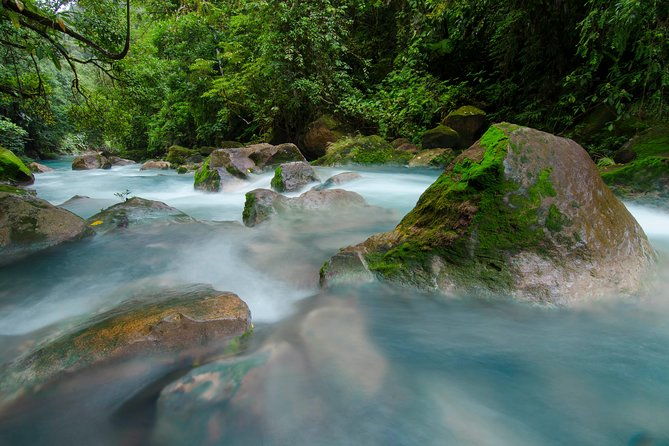 rio-celeste-and-tenorio-volcano-hike-with-lunch
