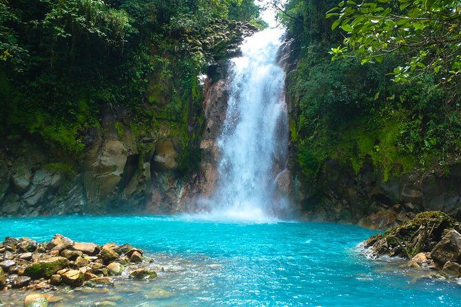 rio-celeste-hike-tenorio-volcano-hike