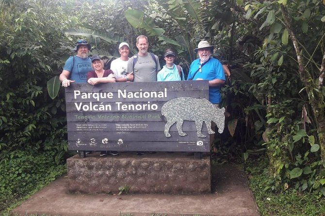 rio-celeste-waterfall-hike