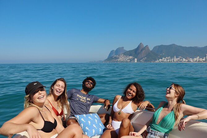rio-de-janeiro-boat-tour-with-beer