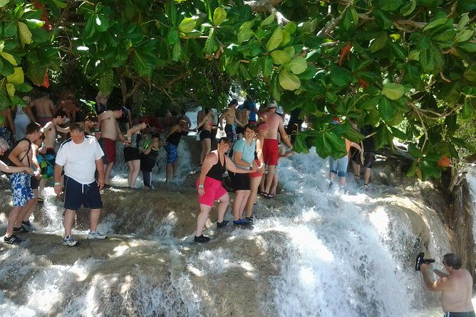 river-tubing-dunns-river-falls-ocho-rios-excursion