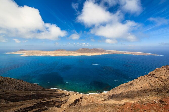 roundtrip-ferry-transfer-to-la-graciosa-with-free-wifi