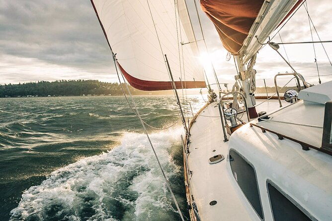 sail-bainbridge-island-seattle-waters-luxury-classic-sailboat-2