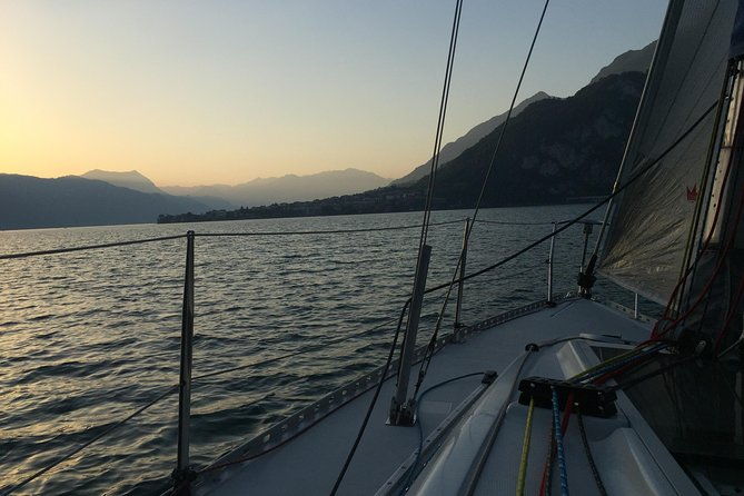 sailing-at-sunset-on-lake-como-how-to-escape-from-daily-routine