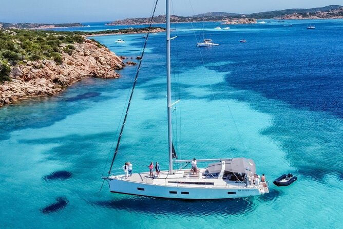 sailing-boat-tour-in-the-la-maddalena-archipelago-2