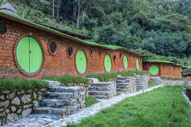 salkantay-trek-5d-5n-with-glass-cabanas-hobbit-house-hot-jacuzzi