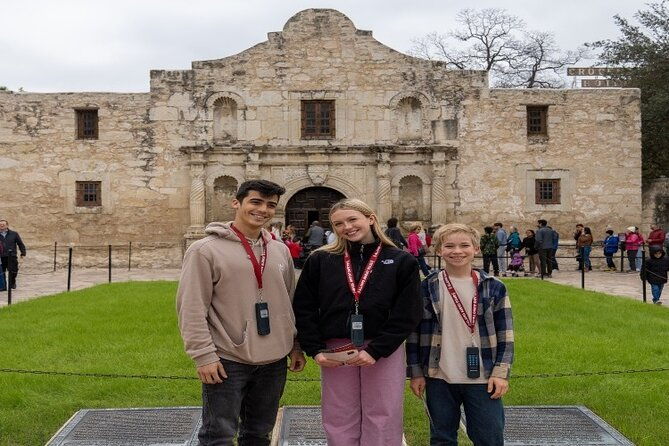 san-antonio-small-group-walking-tour-with-riverwalk-boat-cruise