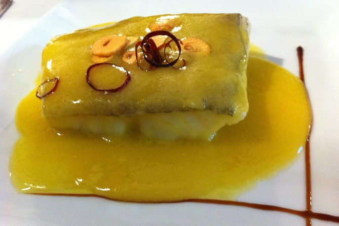 san-sebastian-private-food-historical-tour-meal-at-a-gastronomy-club-2