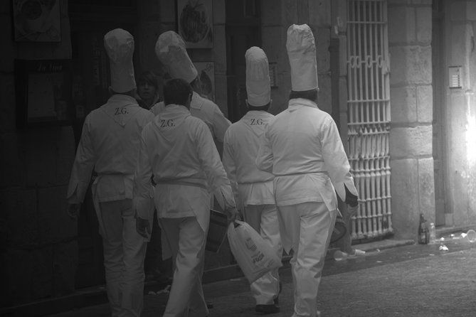 san-sebastian-walking-dinner-tour-with-basque-bites