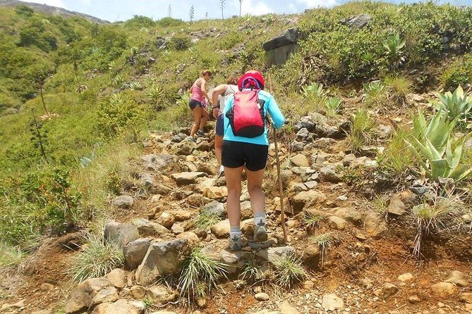 santa-ana-volcano-hike-with-a-sulphur-lake-and-coatepeque-lake-2