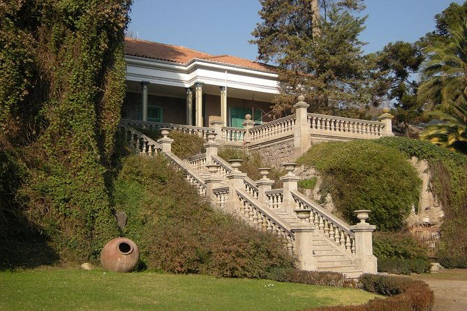 santiago-full-day-visiting-santa-rita-undurraga-vineyards-entraces-included
