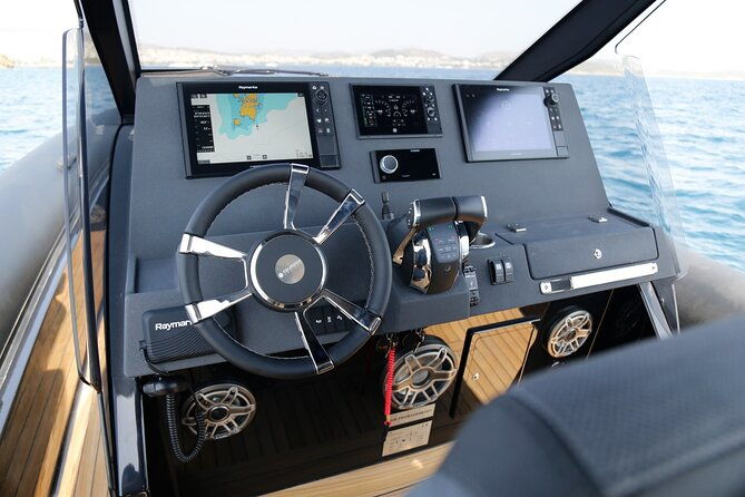 santorini-caldera-private-cruise-with-speed-boat-open-bar