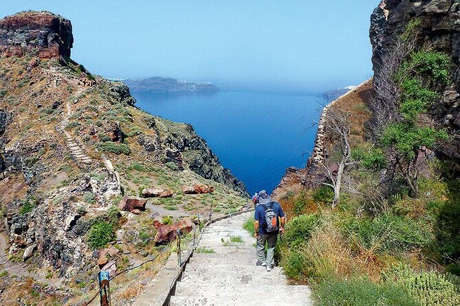 santorini-caldera-walk-hiking-experience-fira-oia