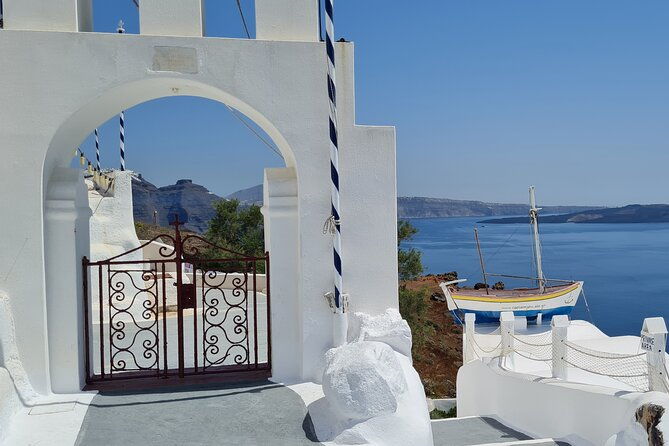 santorini-first-time-guests-private-tour-sightseeing-excavetions-wine-testing