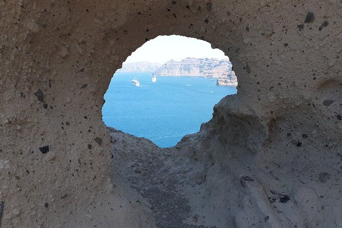 santorini-highlights-wine-tasting-private-tour