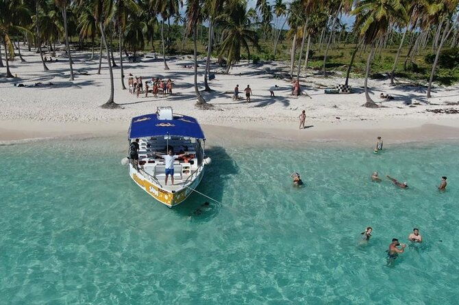 saona-island-excursion-small-group-on-motorized-trimaran