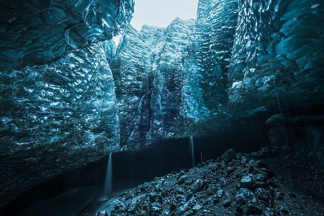 sapphire-ice-cave-tour-from-jokulsarlon-extra-small-group