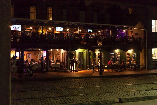 savannah-midnight-in-the-garden-pub-crawl