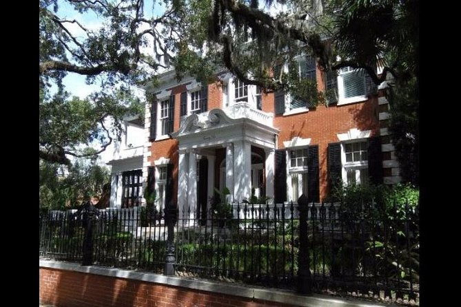 savannah-stroll-guided-sightseeing-history-walking-tour-of-savannah