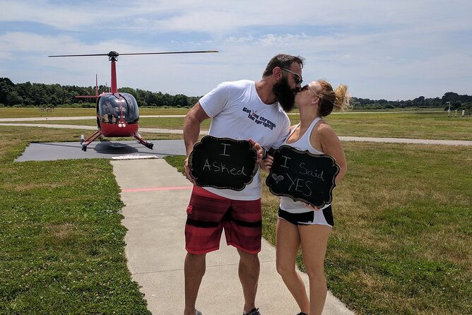 scenic-tour-of-newport-ri-by-helicopter-3-person-mansion-tour