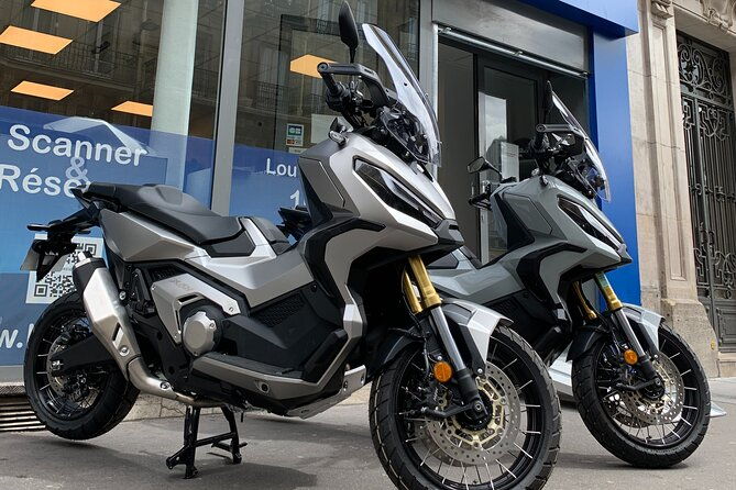 scooter-rental-x-adv-honda-a2-license-paris