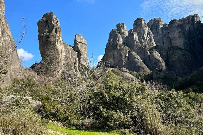secret-caves-of-meteora-sunset-hike