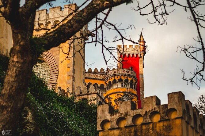 self-drive-tour-in-sintra-pena-palace-moorish-castle-2