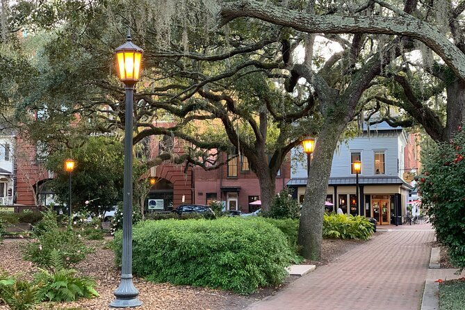 self-guided-old-squares-of-savannah-solo-walking-tour