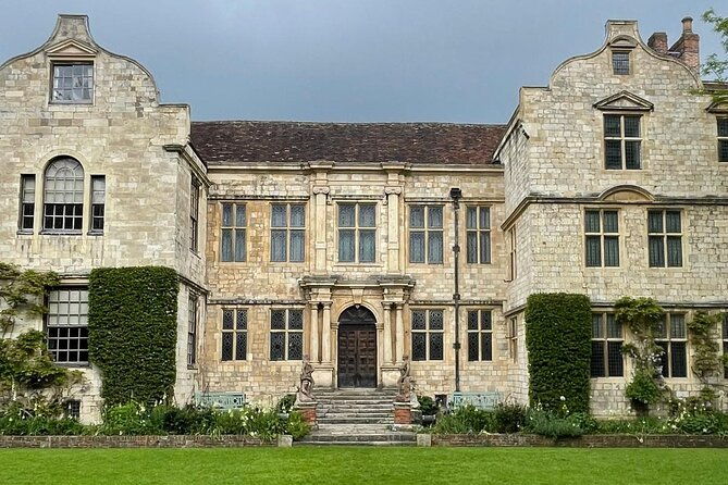 self-guided-walking-tour-in-york-with-mobile-app