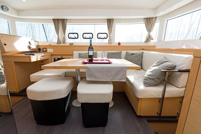 semi-private-cruise-with-luxury-catamaran-in-delos-and-rhenia-islands