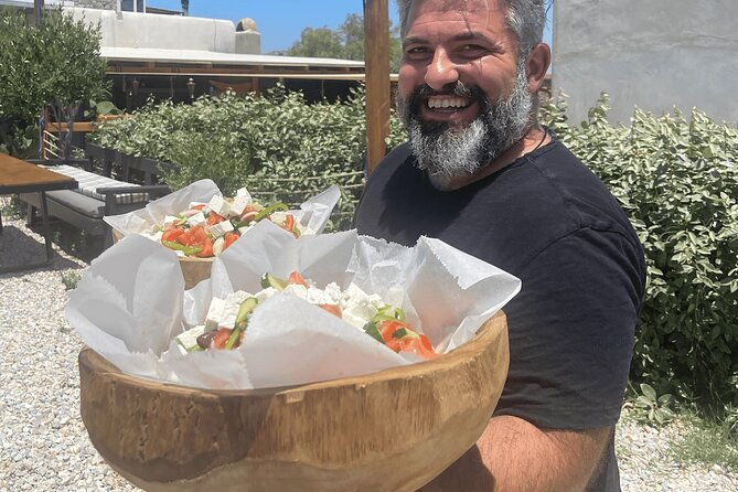 shared-group-cooking-class-at-home-of-mykonian-family-in-mikonos-2
